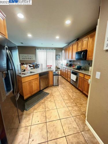 1175 Lucio St, Manteca CA  95336 exterior