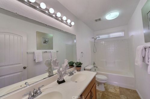 53221 Savannah Ct, Lake Elsinore CA  92532-1623 exterior