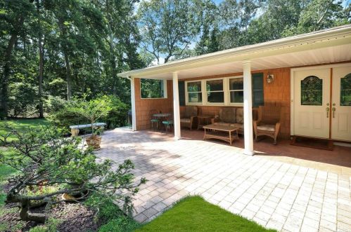 26 Trescott Path, Northport, NY 11768-2538