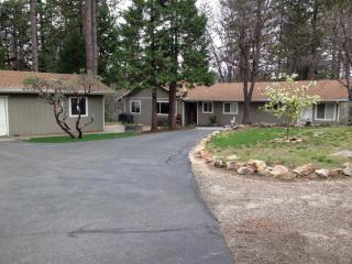 42428 Bald Mountain Rd, Pineridge, CA 93602-9714