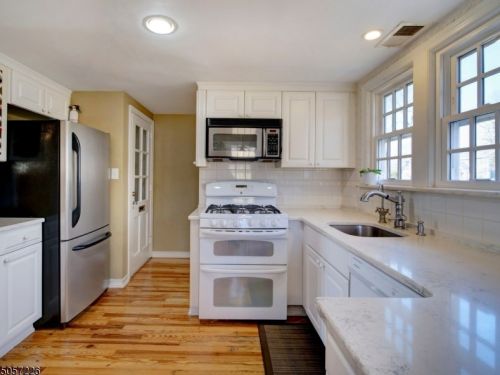 1 Hathaway Ln, Verona NJ  07044-2306 exterior