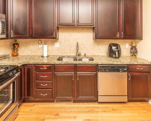 1214 Hustis Dr, Fishkill NY  12524-4968 exterior