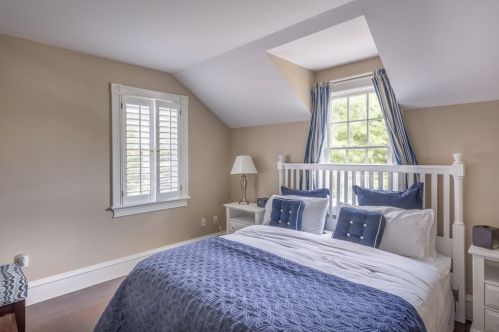 16 Gln Dr, Mashpee MA 02649-2946 exterior