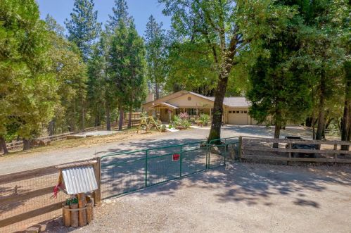 5031 Sheppards Trl, Garden Valley, CA 95633-9209