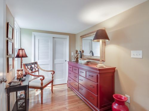 204 Dunstable Rd, Nashua NH  03062-2340 exterior