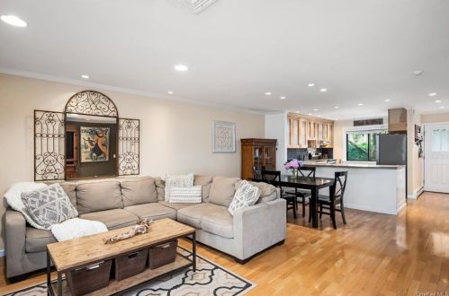 208 Ivy Hill Ln, Rye Brook NY  10573-1607 exterior