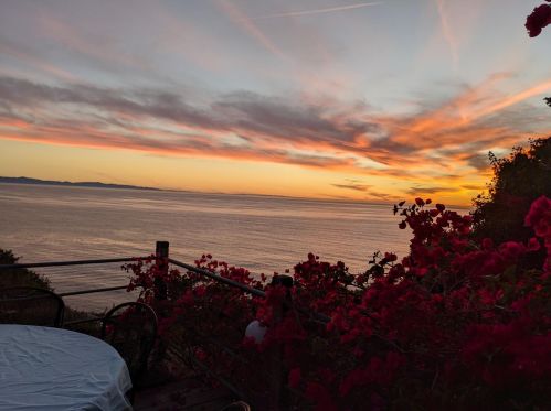 2215 Edgewater Way, Santa Barbara CA 93109-1923 exterior