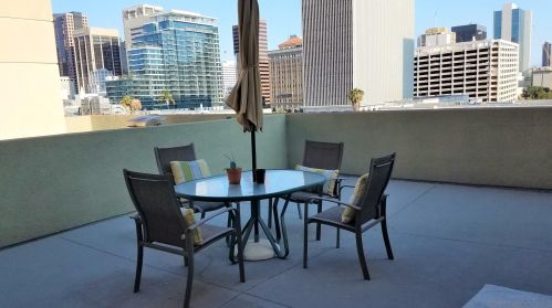 1501 Front St, San Diego CA  92101-2973 exterior