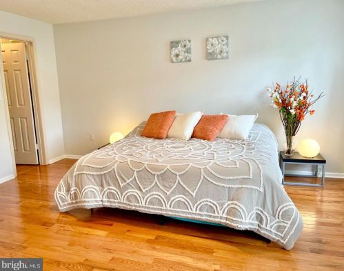 76 Shrewsbury Pl, Princeton NJ  08540-6315 exterior