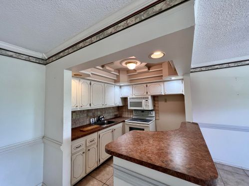317 Sheffield M, West Palm Beach, FL 33417-1542