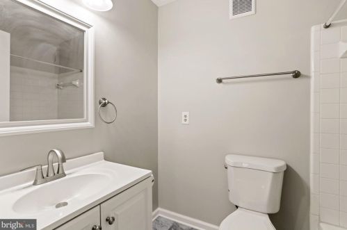 7620 Willow Pt Dr, Falls Church VA  22042-7530 exterior