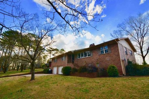 2016 Scenic Dr, Gadsden, AL 35904-3255