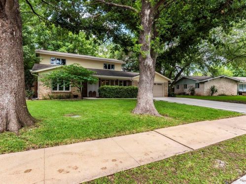 2913 Dover Pl, Austin TX  78757-4351 exterior