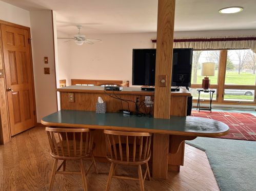 214 Park Ave, Chenequa WI  53029-2116 exterior