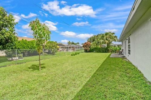 119 Flame Vine Dr, Naples FL  34110-5702 exterior