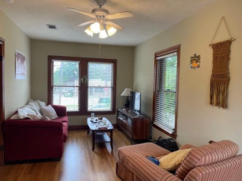 104 38th St, Austin TX  78705-1526 exterior