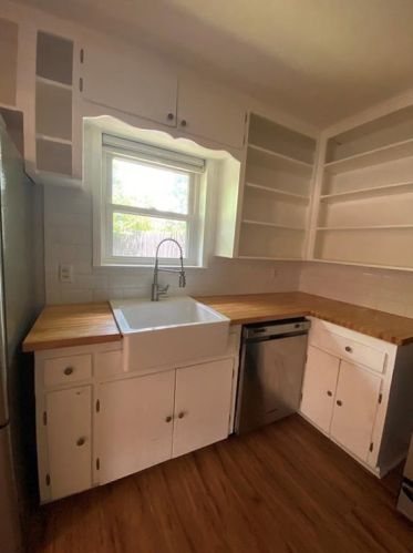 8215 Bowling Green Dr, Austin TX  78757-7707 exterior