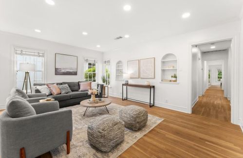 1703 31 St, Austin TX 78705-2148 exterior