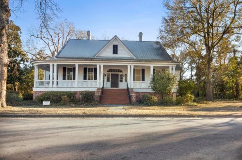 326 Washington St, Barnwell, SC 29812-1887