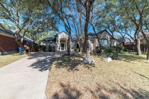 6868 Auckland Dr, Austin TX 78749-4139 exterior