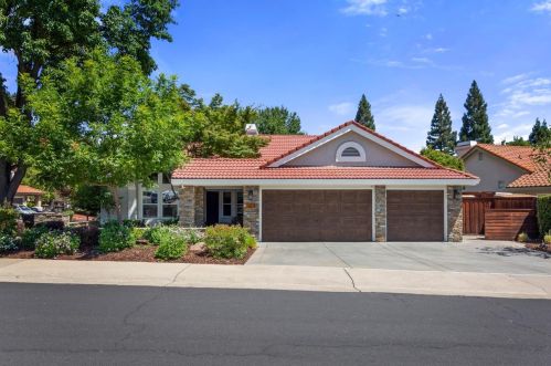 164 Hopper Ln, Folsom, CA 95630-6724