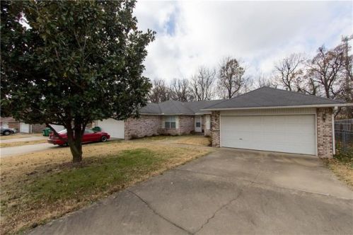 4604 Cb Pl, Springdale, AR 72764-8017