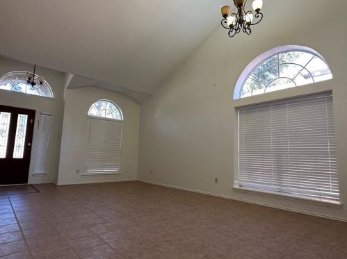 9405 Bernoulli Dr, Austin TX  78748-5044 exterior