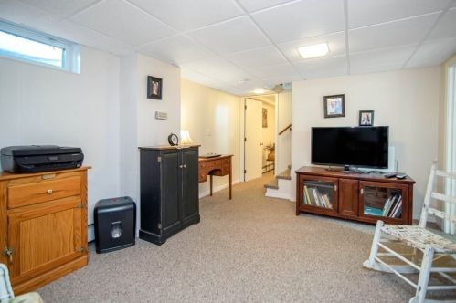 61 Moreau Dr, Chicopee MA 01020-4826 exterior