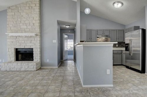 804 Calico Dr, Austin TX 78748-6404 exterior