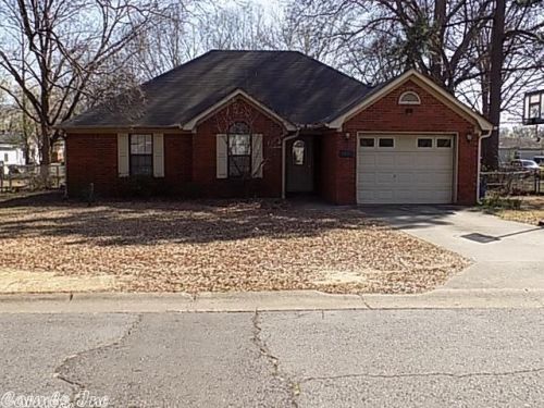 2027 Johnston Ave, Conway, AR 72034-3819