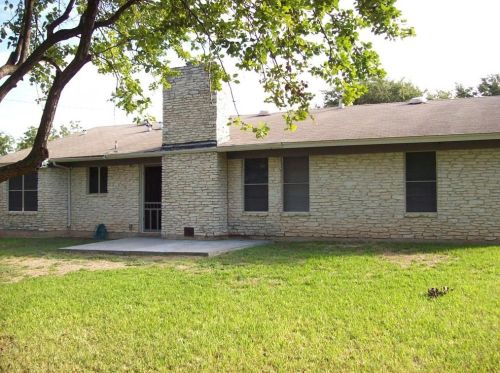 5504 Chadwyck Dr, Austin TX  78723-5414 exterior