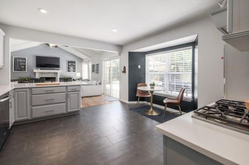 7105 Fence Line Dr, Austin TX 78749-2312 exterior