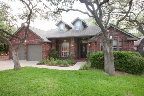 6404 Clairmont Dr, Austin TX 78749-3438 exterior