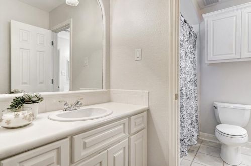 10246 Dianella Ln, Austin TX 78759-3038 exterior