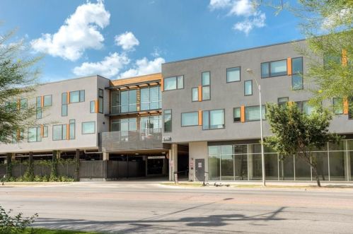 2002 7th St, Austin TX 78702-3422 exterior