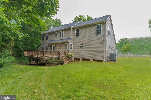 1915 Rudolph Ln, Lusby, MD 20657-4047