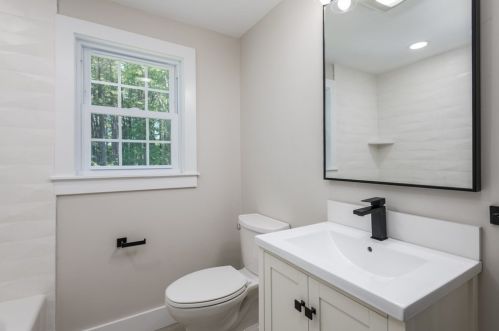 53 Alton St, Walpole MA  02081-4101 exterior