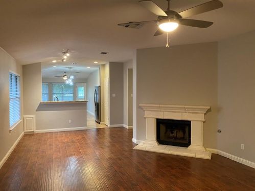 9336 Bernoulli Dr, Austin TX  78748-5039 exterior