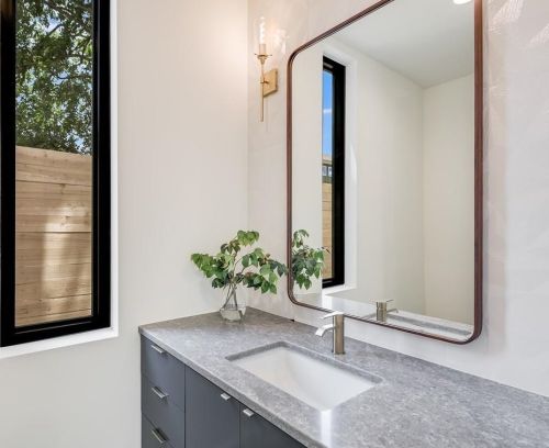 2903 14 St, Austin TX 78702-1628 exterior