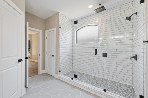 10209 Broomflower Dr, Austin TX 78739-1448 exterior