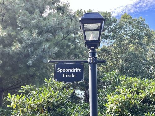 9 Spoondrift Cir, Mashpee MA 02649-5031 exterior