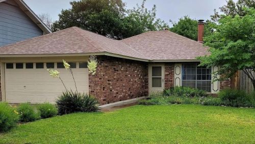 1212 Dunstan Dr, Austin TX  78745-4959 exterior