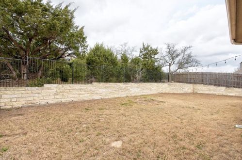897 Catalina Ln, Austin TX 78737-4715 exterior