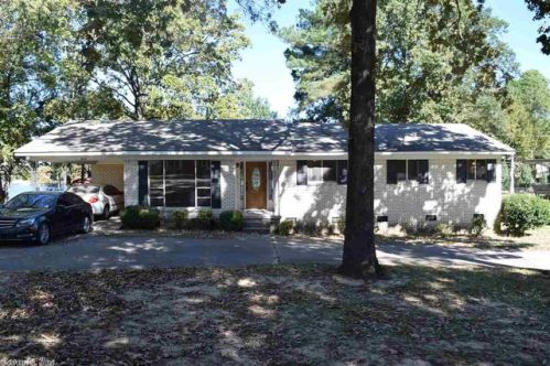 206 Indianhead Dr, North Little Rock, AR 72120-3607