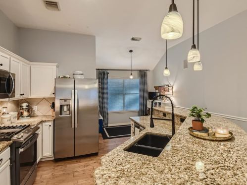 4329 Cyn Gln Cir, Austin TX 78732-2187 exterior