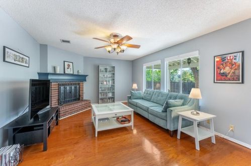 1221 Briargate Dr, Austin TX 78753-2050 exterior