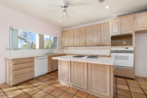 6611 Candle Rdg Cv, Austin TX 78731-2859 exterior