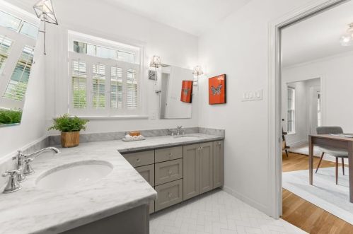 1703 31 St, Austin TX 78705-2148 exterior