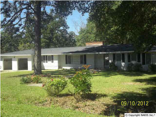 807 Howe Blvd, Gadsden AL  35903-4060 exterior