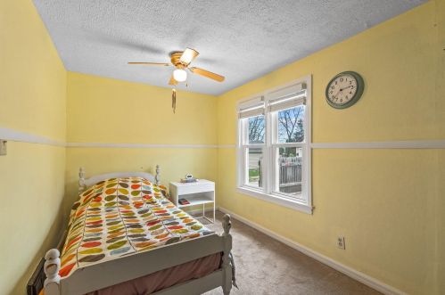 335 Hl St, Chenequa WI 53029-1906 exterior